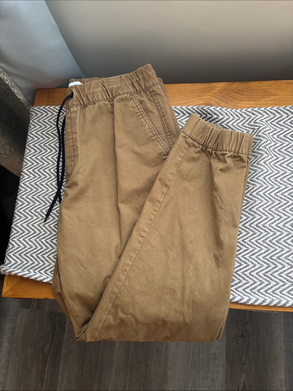 Old Navy Men's Tan Elastic Waist Jogger Pants